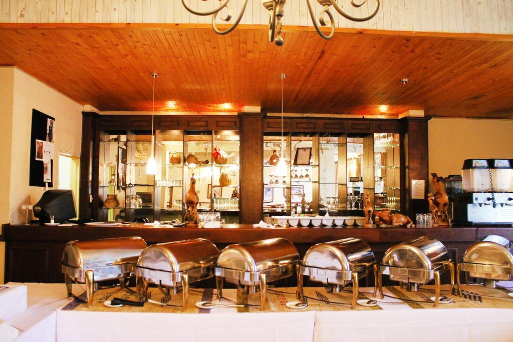 The George Hotel マンジニ エクステリア 写真